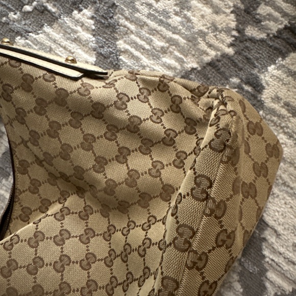 Gucci  Monogram Horsebit Hobo Medium Bag - Picture 4 of 10
